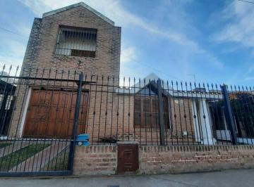 Casa de 12 ambientes, Córdoba · Casa 4 Dorm. a m de Av Donato Alvarez!