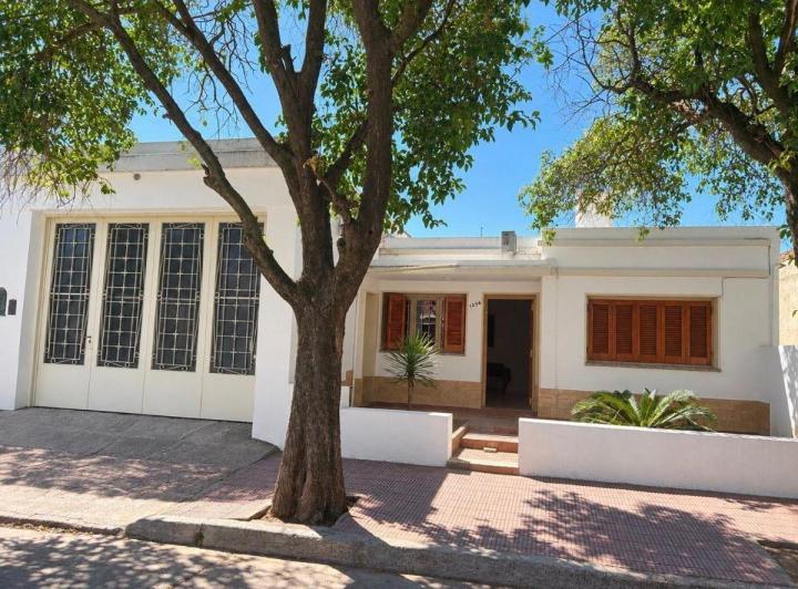 Casa · 156m² · 4 Ambientes · 2 Cocheras