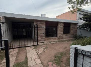 Casa de 4 ambientes, Córdoba · Alquilo Casa de Tres Dorm. en B° Marques de Sobremonte