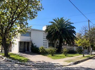 Casa · 170m² · 5 Ambientes · 1 Cochera · Venta | Casa en Ciudad de Nieva