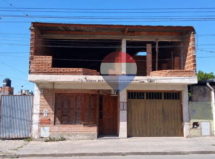 Casa · 180m² · 4 Ambientes · 1 Cochera
