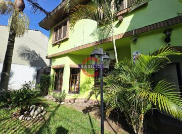 Casa · 65m² · 3 Ambientes · 1 Cochera · Venta Muy Buena Casa 3 Ambientes con Cochera y Patio en Carapachay