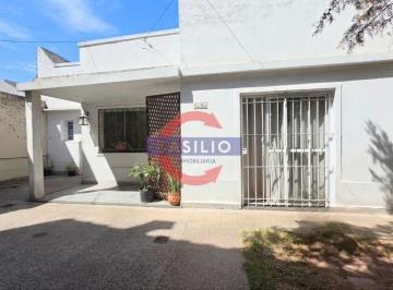 Casa · 165m² · 5 Ambientes · 2 Cocheras · PH en Los Fortines Al 400