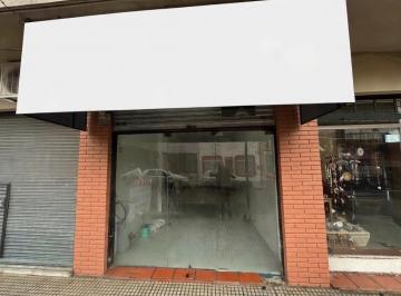 Local comercial · 27m² · 1 Ambiente · Local en Plena Zona Comercial de Santos Lugares
