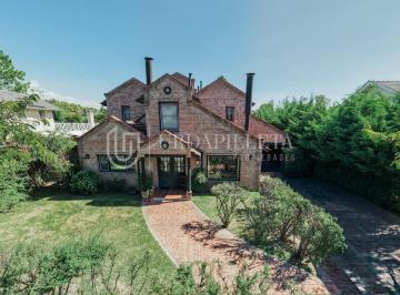 Casa · 140m² · 6 Ambientes · Casa en Club de Campo Pueyrredon