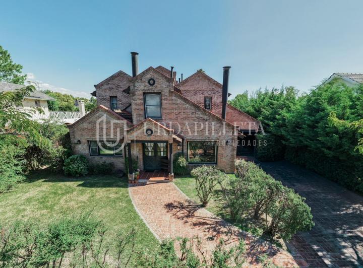 Casa · 140m² · 3 Dormitorios