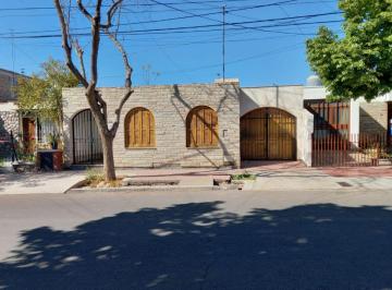 Casa de 7 ambientes, San Francisco del Monte · Alquiler – Amplia Casa de 3 Dorm. con Patio y Cochera – Godoy Cruz