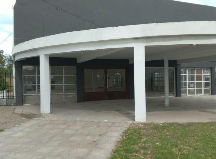 Local comercial · 420m² · 1 Cochera