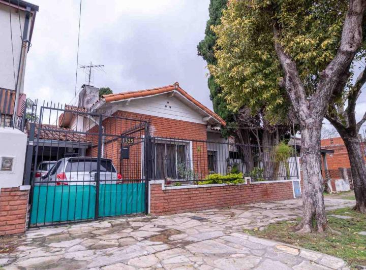 Casa · 140m² · 4 Ambientes · 2 Cocheras