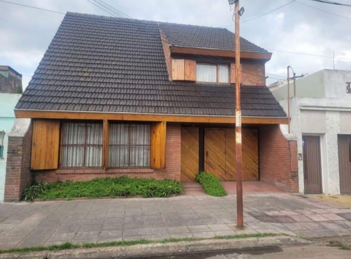 Casa · 120m² · 5 Ambientes · 1 Cochera