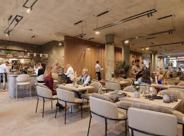 Local comercial · 420m² · Local Único 450 m² - Apto Gastronómico - Ubicación Estratégica