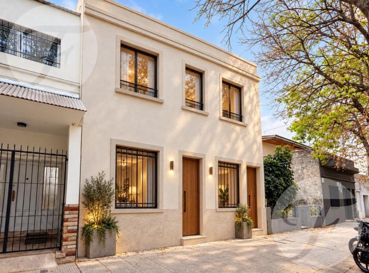 Casa · 250m² · 5 Ambientes
