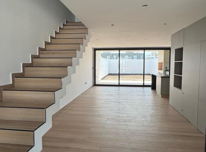 Casa · 150m² · 3 Dormitorios · 2 Cocheras