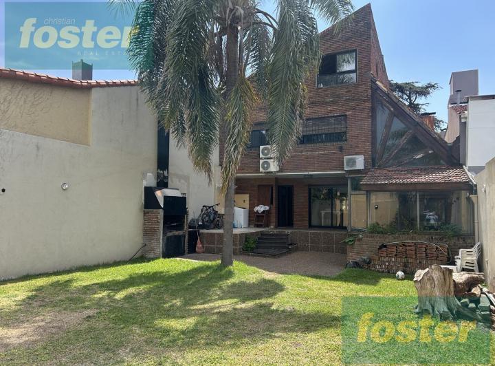 Casa · 200m² · 6 Ambientes · 2 Cocheras
