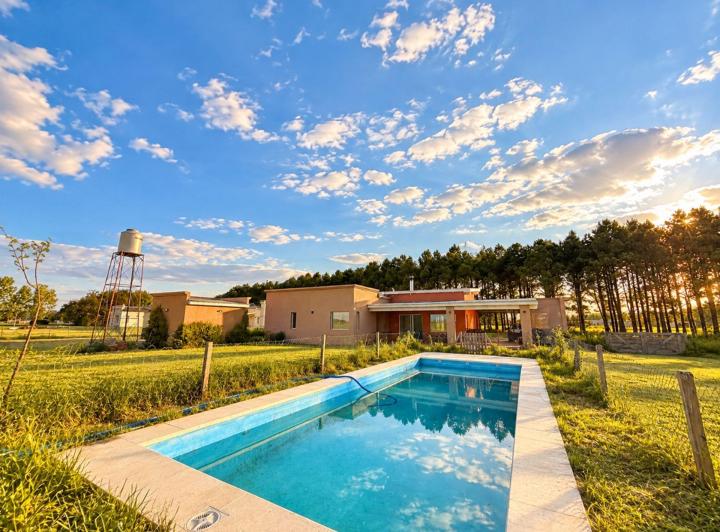 Casa · 180m² · 4 Ambientes · 2 Cocheras