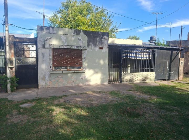Casa · 310m² · 2 Dormitorios · 1 Cochera