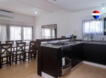 Departamento · 140m² · 3 Ambientes · Venta Depto Amplio 5 Dorm San Martin Al 1400