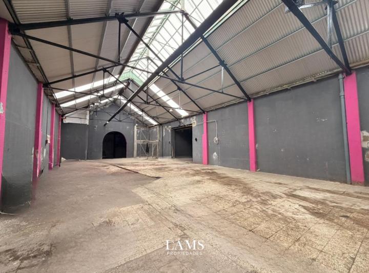 Local comercial · 600m²
