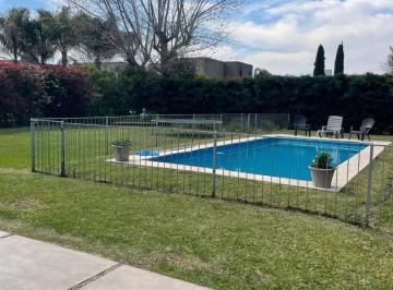 Casa · 320m² · 5 Ambientes · 2 Cocheras · Casa en Alquiler Temporal en El Recodo