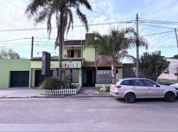 Casa · 390m² · 8 Ambientes · 2 Cocheras · Casa 3 Dorm + 2 Locales + Pileta Cub. Paraná