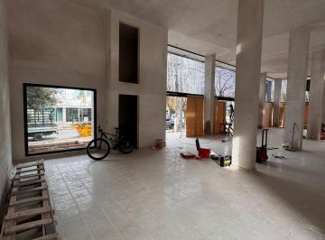 Local comercial · 200m² · 4 Ambientes · Local en Barrio Jardin Calle Talleres Esquina Jose Patiño 200 m 30 de Frente