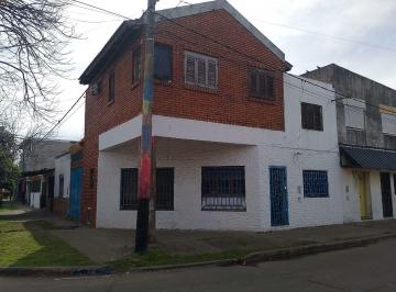 Casa · 113m² · 5 Ambientes · 1 Cochera · Venta de Casa con 4 Dorm. en Alem Al 4200