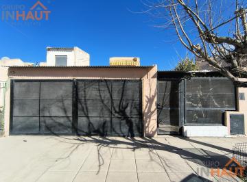 PH · 108m² · 5 Ambientes · 1 Cochera · PH en Cipolletti 3 Dorm.