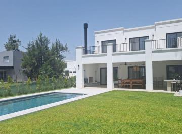 LHP-LHP-3423_2 · Casa en Alquiler Mes de Enero + Fiestas - 3 Dorm. - Barrio Laguna Grande