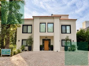 Casa · 375m² · 7 Ambientes · Casa en Las Praderas de Lujan