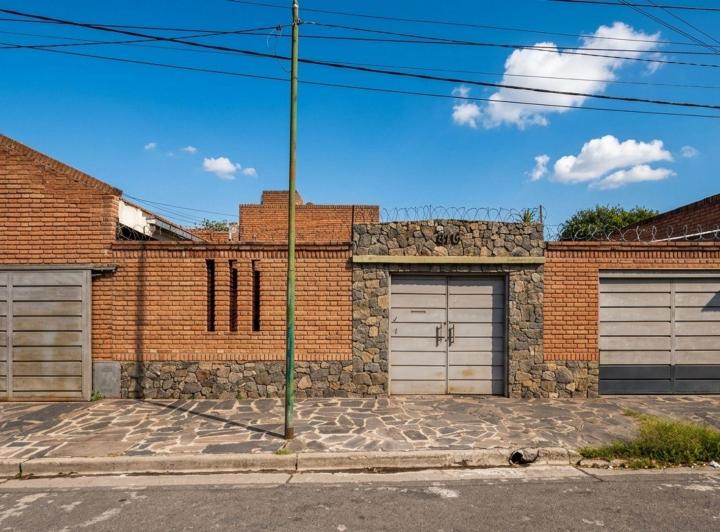 Casa · 187m² · 7 Ambientes · 2 Cocheras