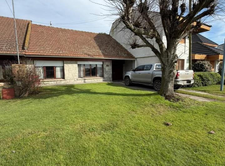 Casa · 170m² · 3 Ambientes · 1 Cochera