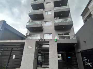 Departamento · 32m² · 2 Ambientes · Departamento 2 Ambientes con Balcon Al Frente Santos Lugares