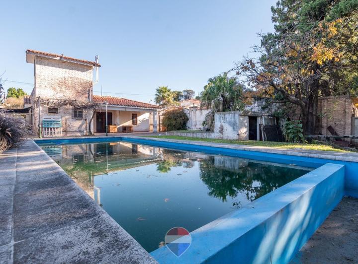Casa · 416m² · 6 Ambientes · 1 Cochera