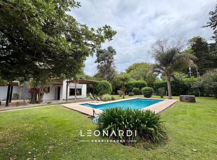 Casa · 66m² · 3 Ambientes · 4 Cocheras