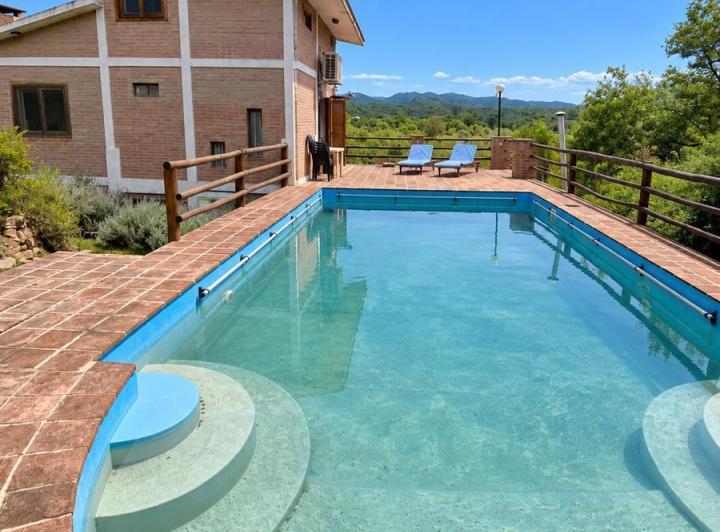 Casa · 322m² · 7 Ambientes · 6 Cocheras