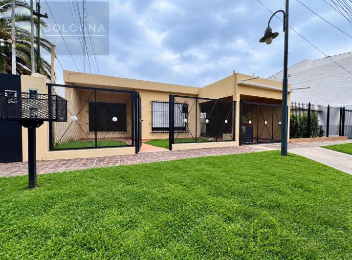 Casa · 80m² · 4 Ambientes · 1 Cochera