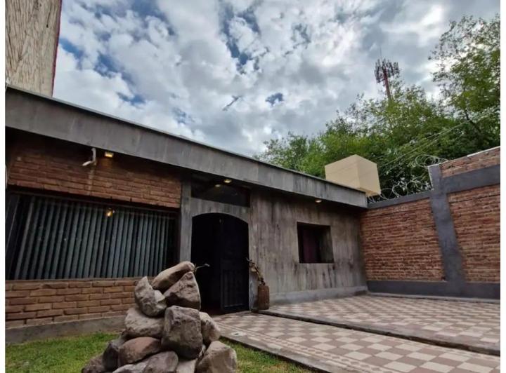 Casa · 100m² · 6 Ambientes · 3 Cocheras