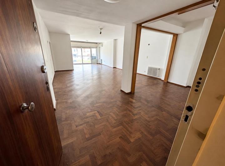 Departamento · 110m² · 6 Ambientes · 1 Cochera