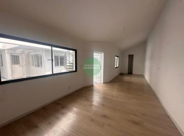 Oficina comercial · 250m² · 6 Ambientes · 7 Cocheras · Oficina en Alquiler Av Rafael Nuñez - Estacionamiento - Privados