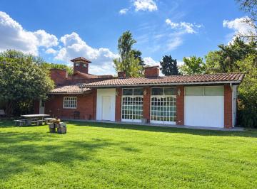 Casa · 112m² · 3 Ambientes · 1 Cochera · Venta Casa con Parque en Los Robles del Monarca