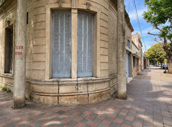 Casa · 122m² · 5 Ambientes · 1 Cochera