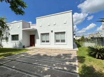 Casa · 200m² · 6 Ambientes · Casa en Venta Y/o Alquiler, Barrio Haras Santa Maria, Loma Verde, Escobar