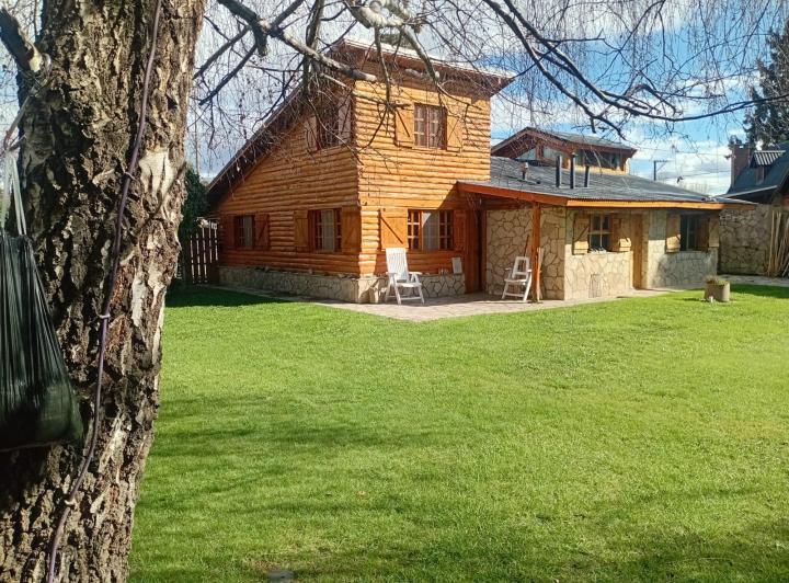 Casa · 180m² · 4 Dormitorios · 1 Cochera