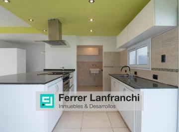Casa · 160m² · 13 Ambientes · 2 Cocheras · Casa en Venta en Villa Catalina