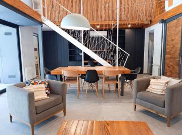 Casa · 190m² · 4 Ambientes · Casa en Venta de 3 Dorm., Echesortu, Rosario