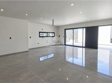 Casa · 150m² · 5 Ambientes · 2 Cocheras · Venta de Casa 3 Dorm. Villa Catalina