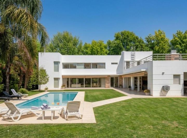 Casa · 500m² · 7 Ambientes · 1 Cochera
