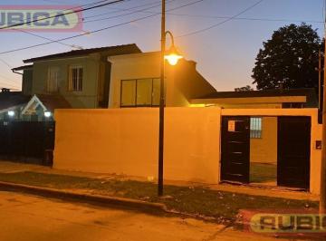 Casa · 73m² · 3 Ambientes · 2 Cocheras · Casa en Alquiler en Barrio Gutierrez