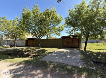 Casa · 132m² · 3 Ambientes · 4 Cocheras · Venta - Casa 2 Dorm. - José Gatti 1600 - Ibarlucea