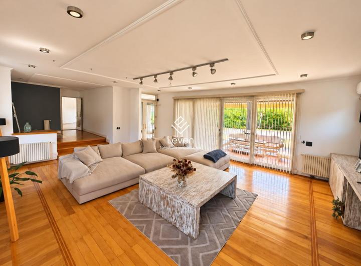 Casa · 601m² · 8 Ambientes · 5 Cocheras